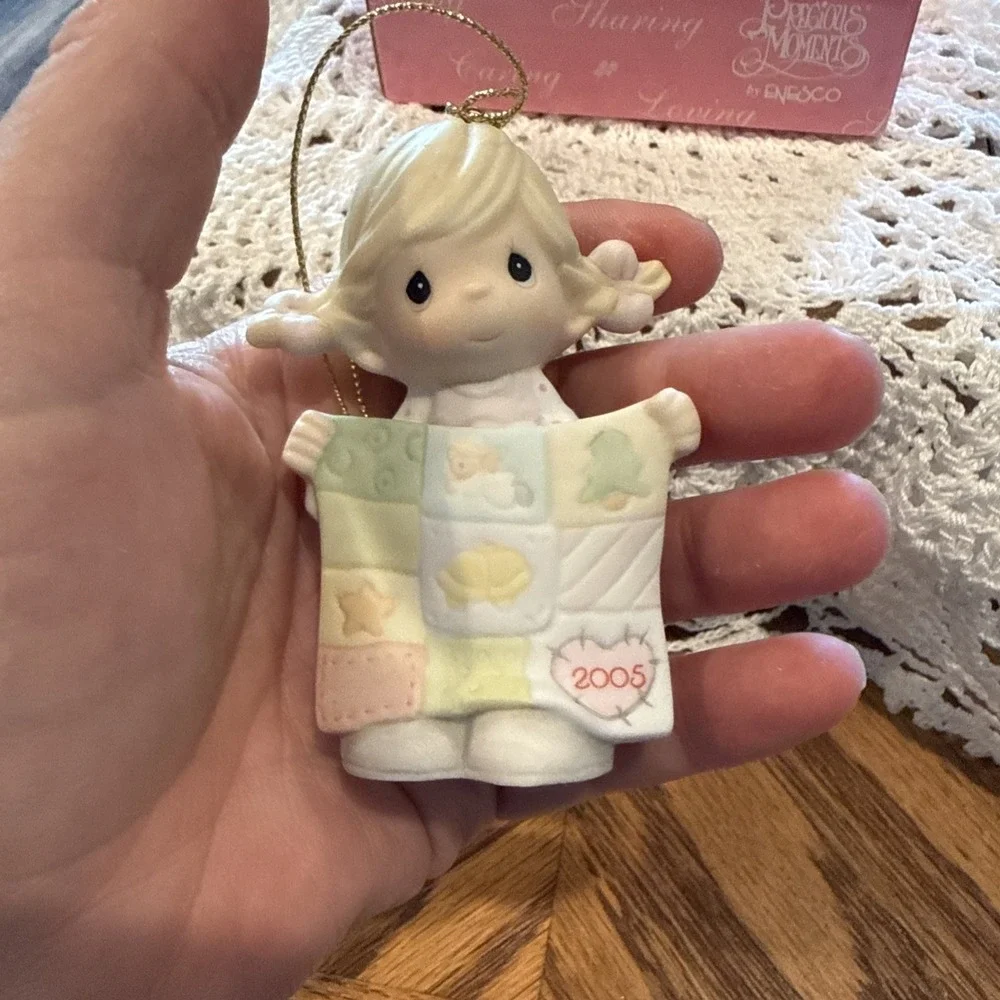 Precious Moments 2005 Dated Ornament 